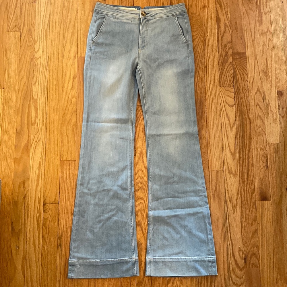 Pilcro and the Letterpress sz 27 High Rise Bootcut light wash wide leg EUC